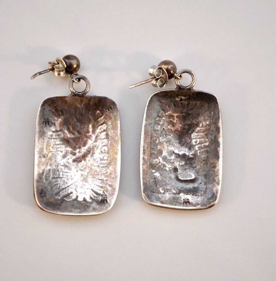 BERNARD DAWAHOYA 1935-2011 HOPI STERLING SILVER EARRINGS KOKOPELLI 1 5/8" DROP: BERNARD DAWAHOYA 1935-2011 HOPI STERLING SILVER EARRINGS KOKOPELLI 1 5/8" DROP Weight 12.85 Grams 1 5/8" Tall