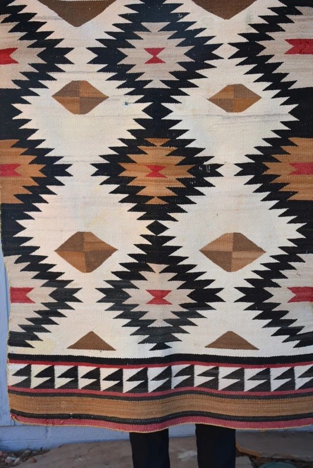 OLD RED MESA NAVAJO RUG - DIAMOND DAZZLER DESIGN - 52" X 33" WHITE RED BROWN (1 of 2)