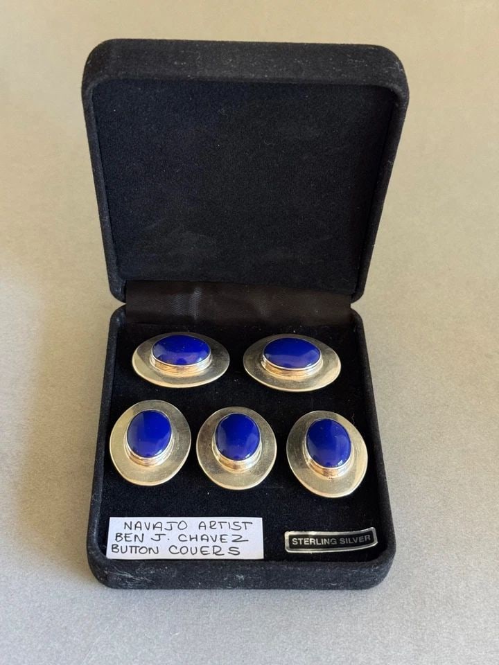 SET OF 5 BEN J CHAVEZ VINTAGE NAVAJO STERLING SILVER LAPIS LAZULI BUTTON COVERS (1 of 2)