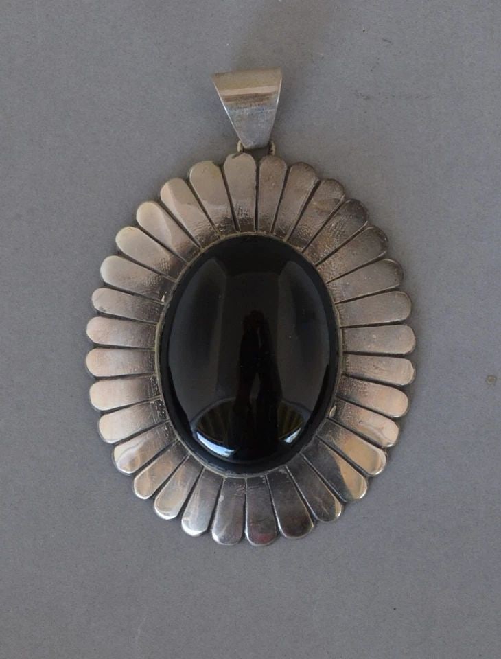 JAMES MASON LARGE 3" VINTAGE NAVAJO SILVER PENDANT - 1.5" BLACK ONYX STONE (1 of 2)