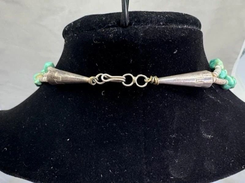 OLD PAWN NAVAJO TURQUOISE AND SHELL NECKLACE 24.5 (1 of 2)