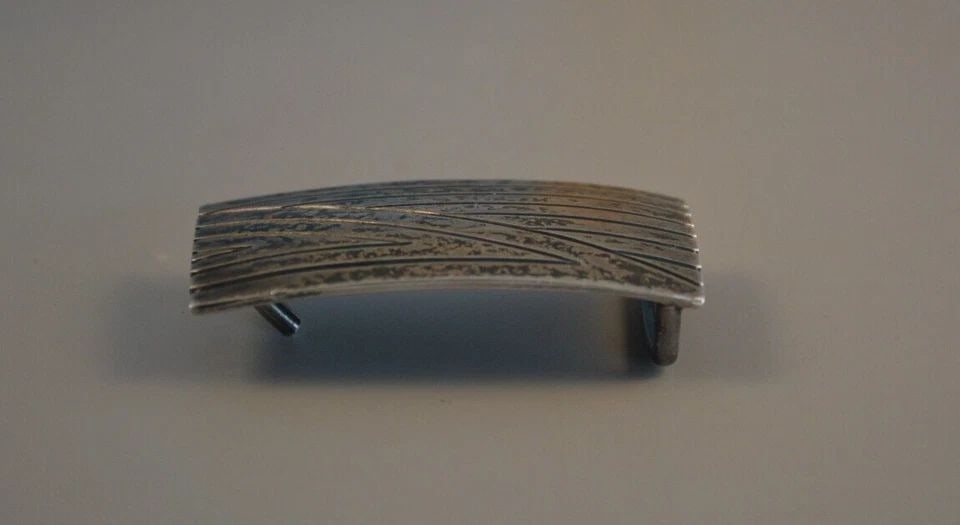 OLD PAWN WOODARDS INDIAN ARTS - IHMS/S - STERLING SILVER BELT BUCKLE - 2" X 1": OLD PAWN WOODARDS INDIAN ARTS - IHMS/S - STERLING SILVER BELT BUCKLE - 2" X 1" Item Description: This vintage sterling silver belt buckle is hallmarked with the W Woodards Indian Arts hallmark and als