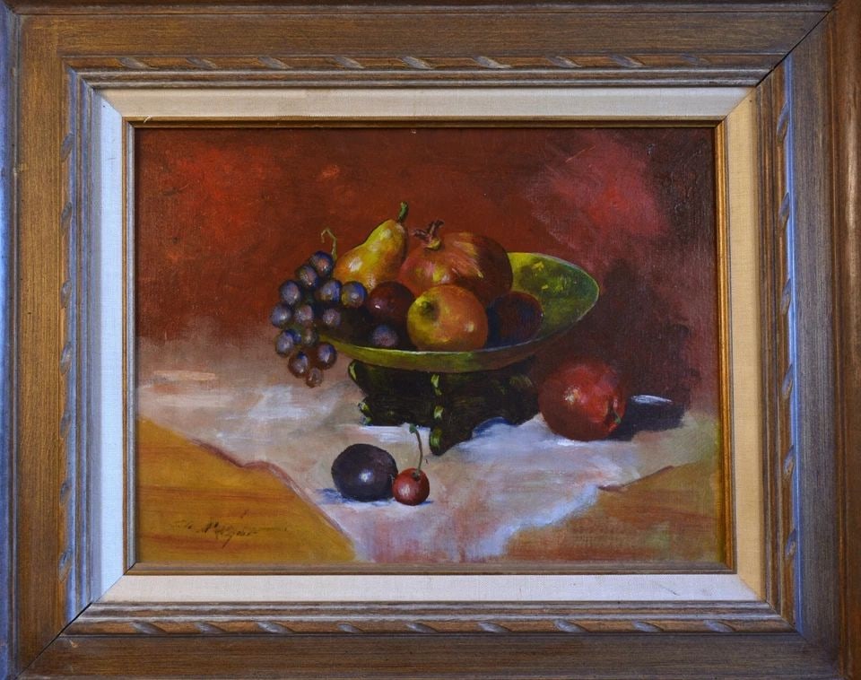 VINTAGE FRAMED STILL LIFE OIL PAINTING - DISH OF FRUIT - WARM REDS GOLDS: VINTAGE FRAMED STILL LIFE OIL PAINTING - DISH OF FRUIT - WARM REDS GOLDS Item Description: This vintage still life painting has rich tones of red and golds. It is on canvas board and measures 12" x 16
