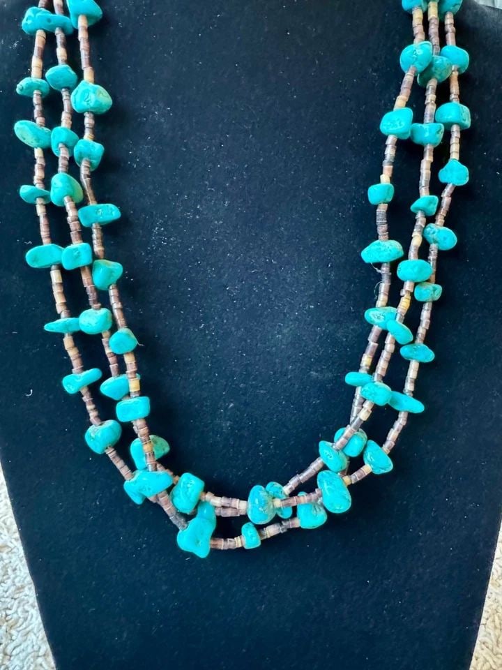 OLD PAWN NAVAJO TURQUOISE AND SHELL NECKLACE 22" (1 of 2)