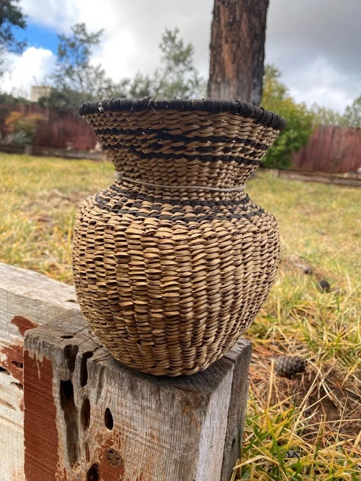 VINTAGE APACHE INDIAN OLLA BASKET - 8 1/2" TALL X 7" ACROSS (1 of 2)