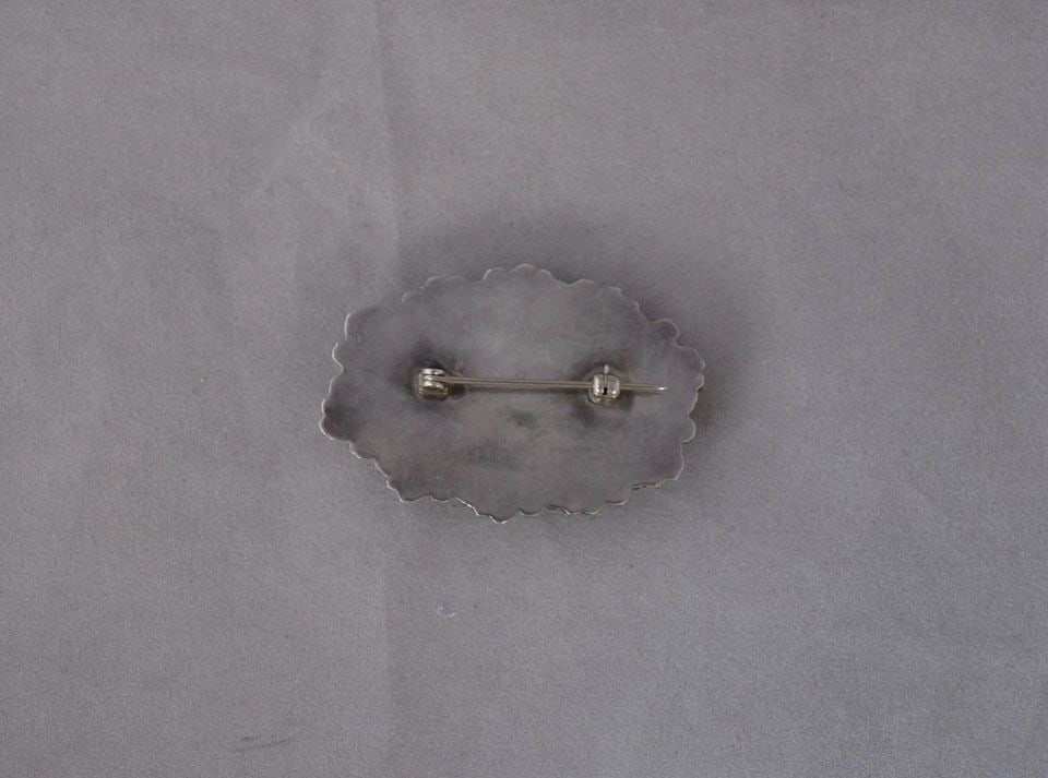 OLD PAWN NAVAJO STERLING SILVER PIN LG TURQUOISE STONE IN APPLIQUE SETTING - 2": Measures 2" across by 1 1/4" wide. Weighs 16.75 grams Throughout the 40 years that I have been in business, I have purchased jewelry from pawn shops throughout the Southwest that had collections of de