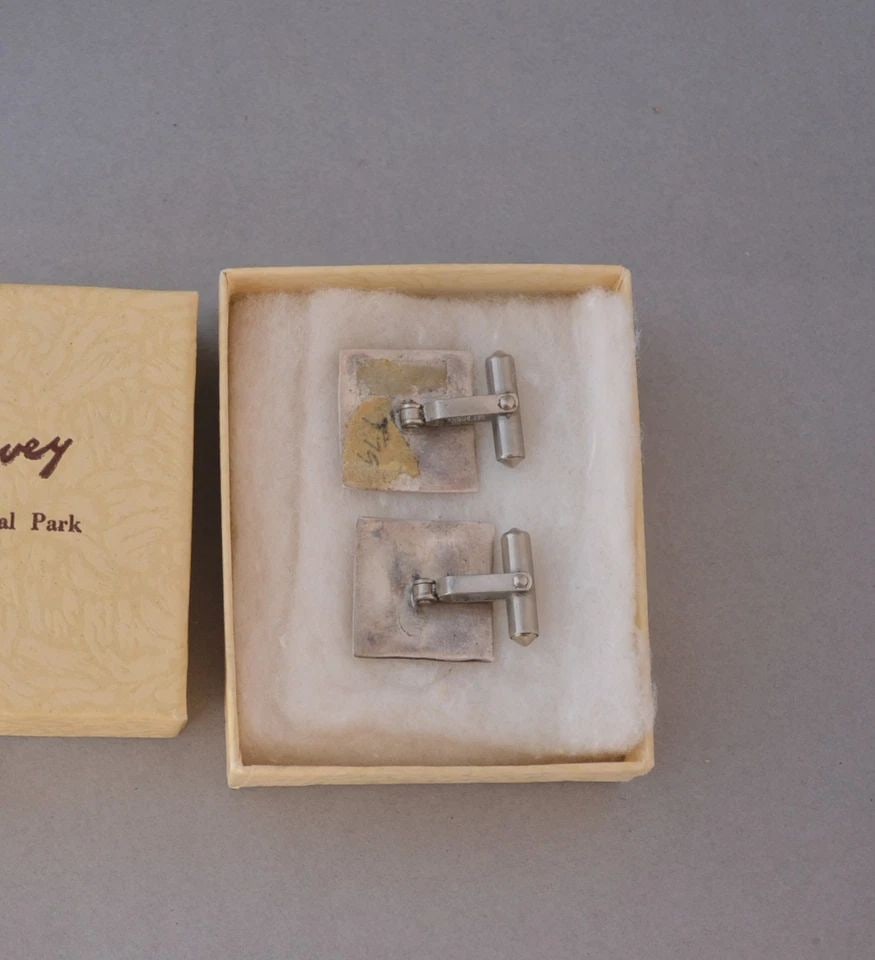 VTG FRED HARVEY HOPI SILVER CUFFLINKS - DEER W. TURQUOISE - IN ORIGINAL BOX: VTG FRED HARVEY HOPI SILVER CUFFLINKS - DEER W. TURQUOISE - IN ORIGINAL BOX This pair of vintage Hopi sterling silver cufflinks come with their original Fred Harvey box. The front of the cufflink is 3