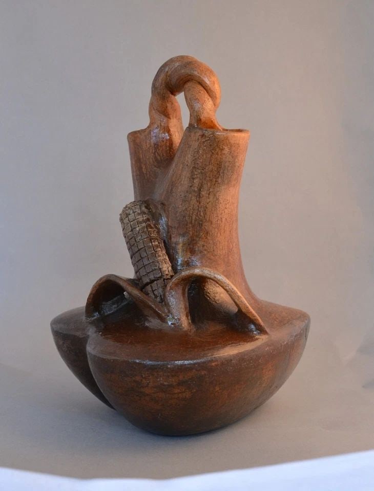 LARGE 12.5" TALL NAVAJO WEDDING VASE POT - HEART BASE WITH TWISTED CLAY HANDLE (1 of 2)