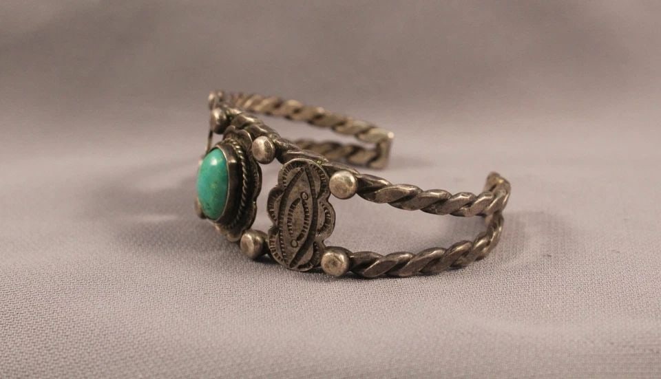 OLD PAWN NAVAJO STERLING SILVER AND TURQUOISE BRACELET FRED HARVEY: OLD PAWN NAVAJO STERLING SILVER AND TURQUOISE BRACELET FRED HARVEY Item Description: Nice Old Pawn Navajo Bracelet ..7/8" Wide ..5 1/4" Inside with a 1 1/4 " Opening