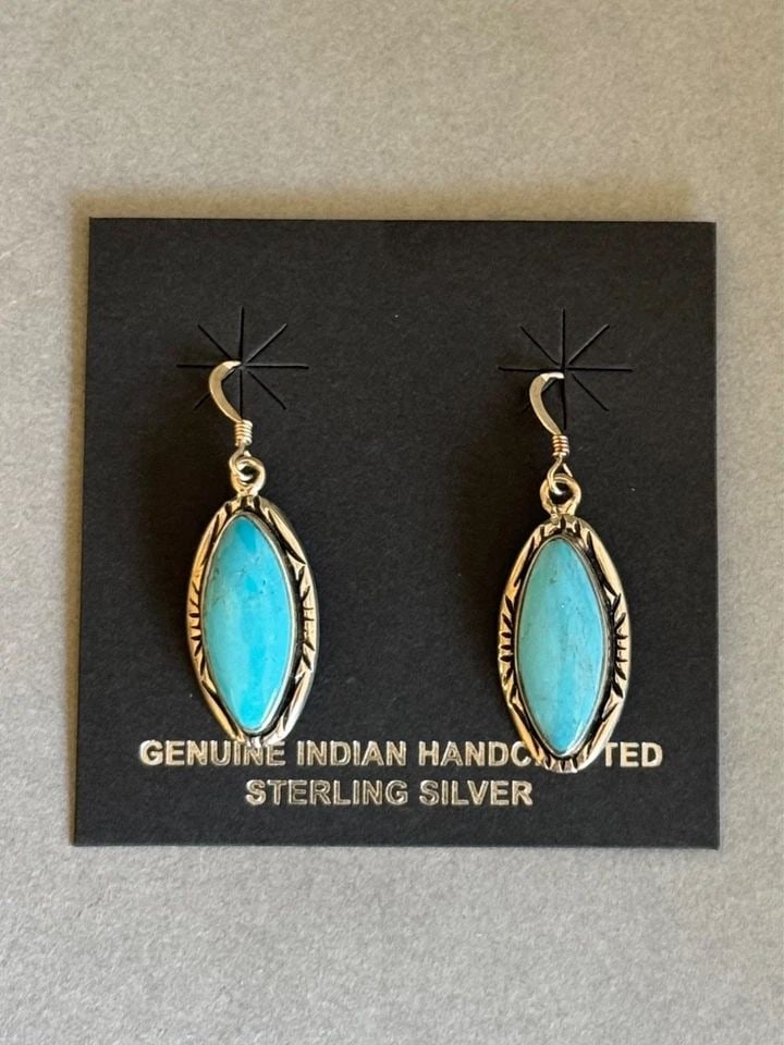 UNUSED NAVAJO STERLING SILVER AND KINGMAN TURQUOISE EARRINGS SIGNED T: UNUSED NAVAJO STERLING SILVER AND KINGMAN TURQUOISE EARRINGS SIGNED T Unused Navajo Sterling Silver and Kingman Turquoise Earrings Signed T .. 1 1/2" Drop