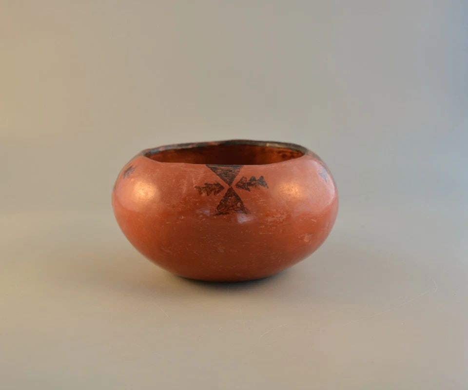 OLD VINTAGE MARICOPA INDIAN PAINTED BOWL POT - 1940S (1 of 2)