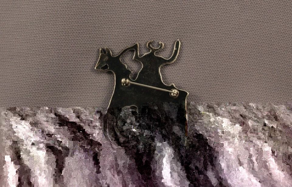 VINTAGE OLD NAVAJO STERLING SILVER PIN MAN ON HORSE: VINTAGE OLD NAVAJO STERLING SILVER PIN MAN ON HORSE Item Description: 1 3/4” wide 2”Tall Great Patina ..Would Polish up nice ..