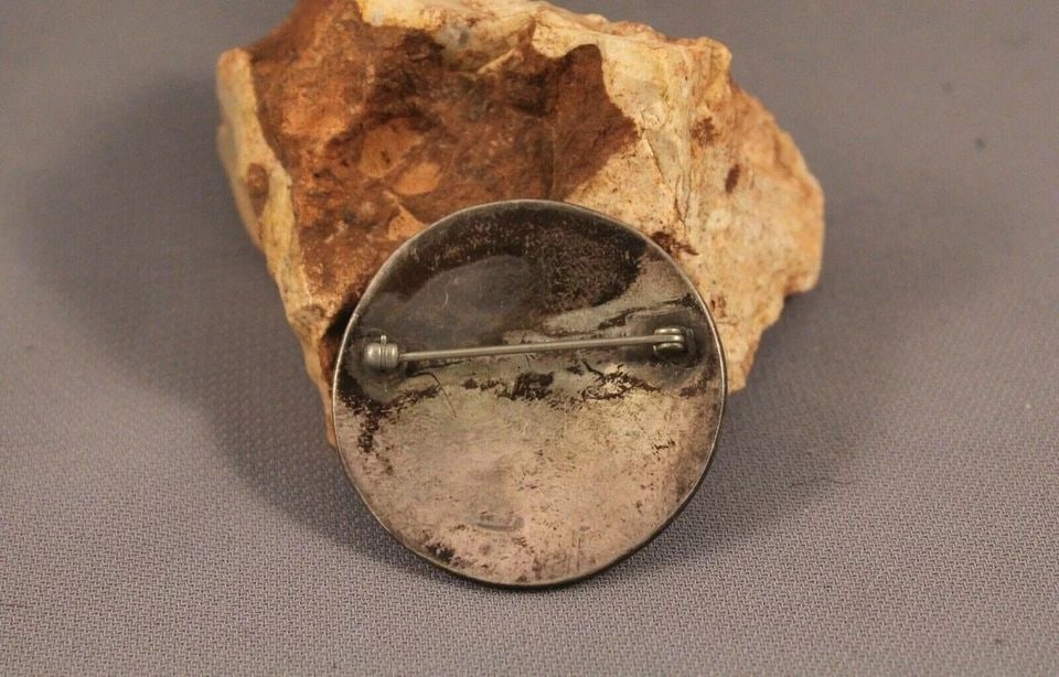 OLD PAWN NAVAJO TURQUOISE AND STERLING SILVER PIN: OLD PAWN NAVAJO TURQUOISE AND STERLING SILVER PIN Item Description: 1 1/2" tall