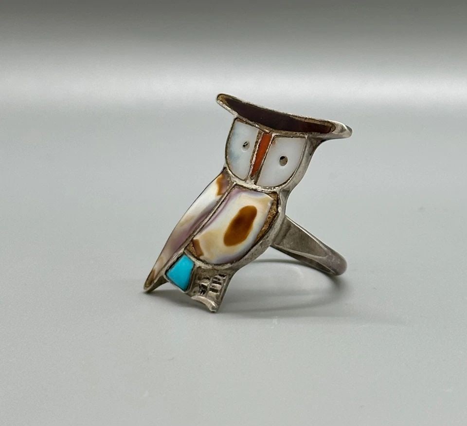 OLD PAWN ZUNI TURQUOISE ,CORAL AND SHELL RING OWL SIZE 7 1/4 (1 of 2)