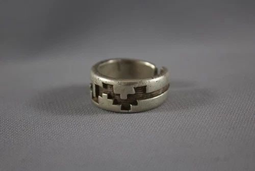 OLD PAWN HOPI STERLING SILVER OVERLAY RING SIZE 8 1/2: OLD PAWN HOPI STERLING SILVER OVERLAY RING SIZE 8 1/2 Item Description: 3/8” tall P