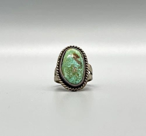 OLD PAWN NAVAJO STERLING SILVER AND TURQUOISE RING SIZE 5 1/2: OLD PAWN NAVAJO STERLING SILVER AND TURQUOISE RING SIZE 5 1/2 Item Description: 7/8” tall P