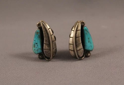 OLD PAWN NAVAJO STERLING SILVER AND TURQUOISE EARRINGS CLAMP ON (1 of 2)
