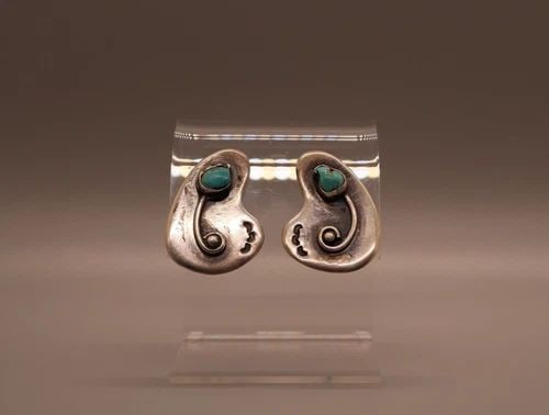 OLD PAWN NAVAJO STERLING SILVER AND TURQUOISE EARRINGS: OLD PAWN NAVAJO STERLING SILVER AND TURQUOISE EARRINGS Item Description: 1 1/4 " Tall x 1" Wide