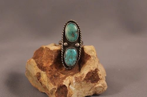 OLD PAWN NAVAJO SILVER AND TURQUOISE RING SIZE 5 3/4: OLD PAWN NAVAJO SILVER AND TURQUOISE RING SIZE 5 3/4 Item Description: 1 1/2" tall P