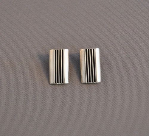 VINTAGE NAVAJO INDIAN STERLING SILVER BANDED EARRINGS 1" TALL FLORENCE JOHNSON (1 of 2)