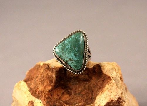 OLD PAWN NAVAJO STERLING SILVER AND TURQUOISE RING SIZE 3 1/2: Item Description: 7/8" tall