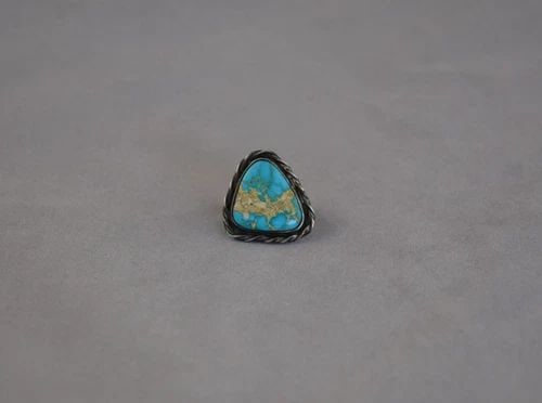 OLD PAWN VINTAGE NAVAJO STERLING SILVER RING - GREAT TURQUOISE STONE - SIZE 5: Item Description: This Navajo sterling silver ring has been set with a beautiful turquoise stone. The front of the ring is 1" tall. The ring size is 5. This ring has a rich silver patina from age and 