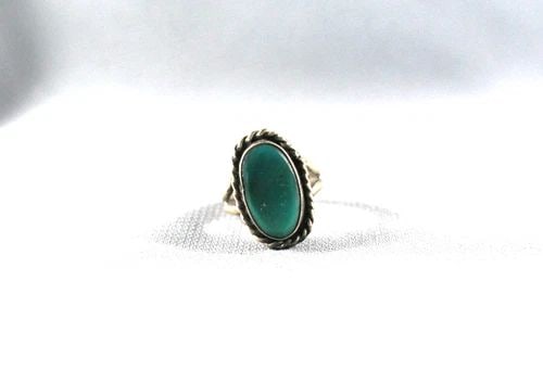 OLD PAWN NAVAJO STERLING SILVER AND TURQUOISE RING SIZE 6: Item Description: 7/8” tall