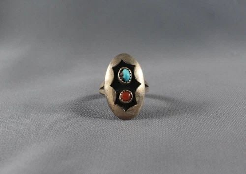 OLD PAWN NAVAJO TURQUOISE AND CORAL STERLING RING SIZE 8: OLD PAWN NAVAJO TURQUOISE AND CORAL STERLING RING SIZE 8 Item Description: 1 1/8” tall
