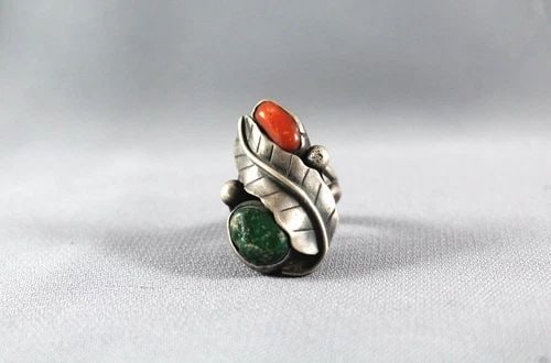 OLD PAWN NAVAJO STERLING SILVER AND TURQUOISE AND CORAL RING SIZE 4 1/2: OLD PAWN NAVAJO STERLING SILVER AND TURQUOISE AND CORAL RING SIZE 4 1/2 Item Description: 1 1/8” tall