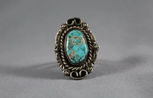 OLD PAWN NAVAJO STERLING SILVER AND TURQUOISE RING SIZE 6: OLD PAWN NAVAJO STERLING SILVER AND TURQUOISE RING SIZE 6 Item Description: 1 1/4” tall