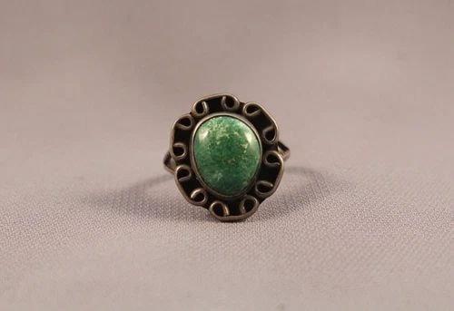 OLD PAWN NAVAJO STERLING SILVER AND TURQUOISE RING SIZE 8 1/4: OLD PAWN NAVAJO STERLING SILVER AND TURQUOISE RING SIZE 8 1/4 Item Description: 3/4” tall