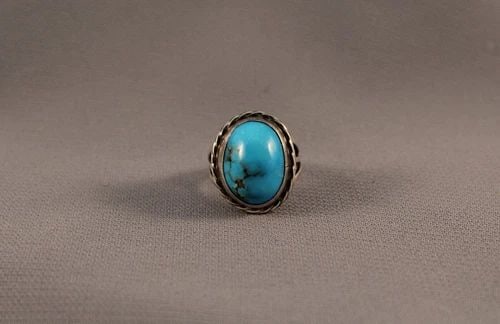 OLD PAWN NAVAJO STERLING SILVER AND TURQUOISE RING SIZE 5 1/4: OLD PAWN NAVAJO STERLING SILVER AND TURQUOISE RING SIZE 5 1/4 Item Description: 3/4” tall