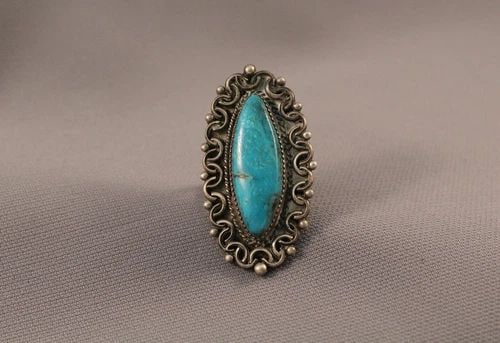 OLD PAWN NAVAJO STERLING SILVER AND TURQUOISE RING SIZE 4: OLD PAWN NAVAJO STERLING SILVER AND TURQUOISE RING SIZE 4 Item Description: 1 3/4” tall
