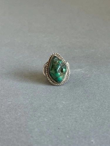 OLD PAWN NAVAJO STERLING SILVER WITH TURQUOISE RING. SIZE 4 1/2: OLD PAWN NAVAJO STERLING SILVER WITH TURQUOISE RING. SIZE 4 1/2 Old Pawn Navajo Sterling Silver with Turquoise Ring. Size 4 1/2 7/8” tall
