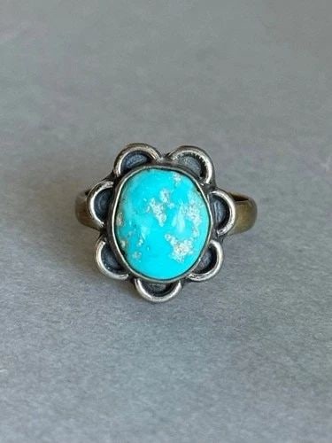 OLD PAWN NAVAJO STERLING SILVER AND TURQUOISE FLOWER RING. 7 1/4: OLD PAWN NAVAJO STERLING SILVER AND TURQUOISE FLOWER RING. 7 1/4 Old Pawn Navajo Sterling Silver and Turquoise Flower Ring. 7 1/4 ..5/8" tall