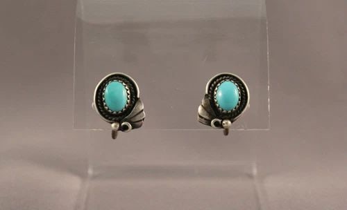 OLD PAWN NAVAJO STERLING SILVER AND TURQUOISE EARRINGS SCREW BACKS ..: OLD PAWN NAVAJO STERLING SILVER AND TURQUOISE EARRINGS SCREW BACKS .. Item Description: 3/8” width 1/2” Tall