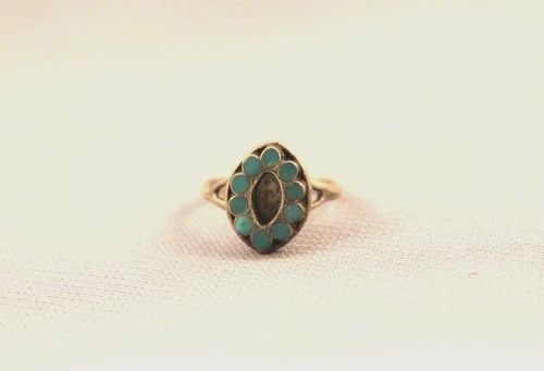 OLD PAWN ZUNI INLAID TURQUOISE RING SIZE 6 1/4: OLD PAWN ZUNI INLAID TURQUOISE RING SIZE 6 1/4 Item Description: 5/8” tall