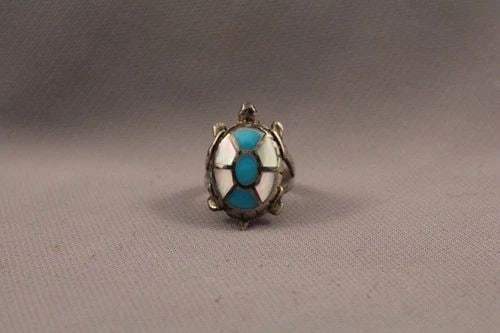 OLD PAWN ZUNI STER.SILVER INLAID TURTLE RING TURQUOISE, WHITE SHELL - SIZE 5.5: OLD PAWN ZUNI STER.SILVER INLAID TURTLE RING TURQUOISE, WHITE SHELL - SIZE 5.5 Item Description: 1" tall