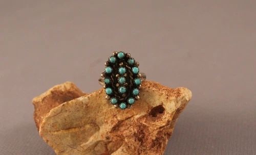VINTAGE ZUNI SNAKE EYE SILVER AND TURQUOISE RING SIZE 6 3/4: VINTAGE ZUNI SNAKE EYE SILVER AND TURQUOISE RING SIZE 6 3/4 Item Description: 7/8" tall