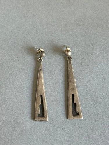 VINTAGE HOPI STERLING SILVER DANGLE EARRINGS. 2 1/4?? TALL (1 of 2)