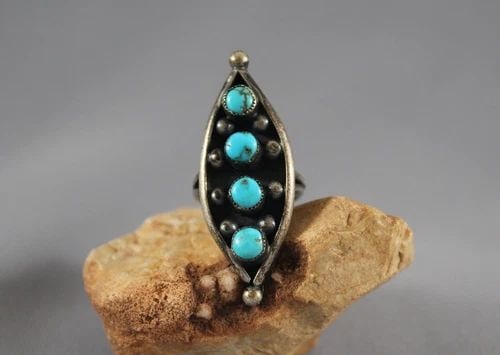 OLD PAWN NAVAJO STERLING SILVER AND TURQUOISE RING SIZE 4 3/4: OLD PAWN NAVAJO STERLING SILVER AND TURQUOISE RING SIZE 4 3/4 Item Description: 1 5/8” tall
