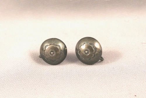 OLD PAWN NAVAJO STERLING SILVER BUTTONS EARRINGS - SCREW BACKS (1 of 2)