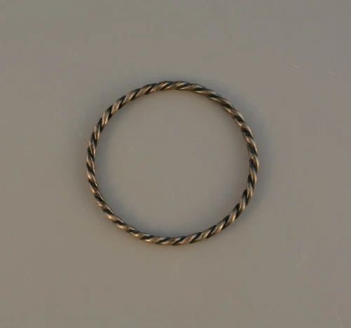 VINTAGE NAVAJO INDIAN TWISTED STERLING SILVER BANGLE BRACELET - 7 1/8" (1 of 2)