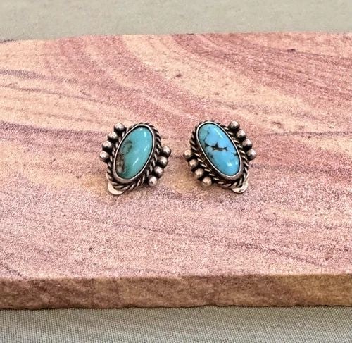 OLD PAWN NAVAJO STERLING SILVER AND TURQUOISE CLIP-ON EARRINGS: OLD PAWN NAVAJO STERLING SILVER AND TURQUOISE CLIP-ON EARRINGS 5/8" Tall Throughout the 40 years that I have been in business, I have purchased jewelry from pawn shops throughout the Southwest that ha