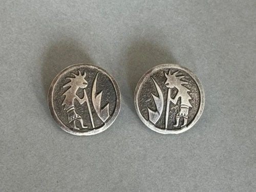 VINTAGE NAVAJO STERLING SILVER KOKOPELLI EARRINGS 7/8" (1 of 2)