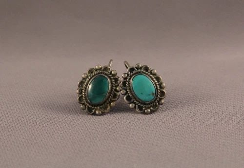 OLD PAWN NAVAJO STERLING SILVER AND TURQUOISE EARRINGS SCREW BACKS: OLD PAWN NAVAJO STERLING SILVER AND TURQUOISE EARRINGS SCREW BACKS Item Description: 1/2" w x 5/8" h P