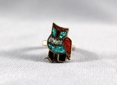 VINTAGE NAVAJO TURQUOISE STERLING SILVER AND CORAL RING SIZE 5 1/2 OWL (1 of 2)