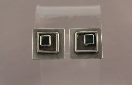 VINTAGE STERLING SILVER MID CENTURY EARRINGS OLD SCREW BACK: VINTAGE STERLING SILVER MID CENTURY EARRINGS OLD SCREW BACK Item Description: 7/8” width and length P