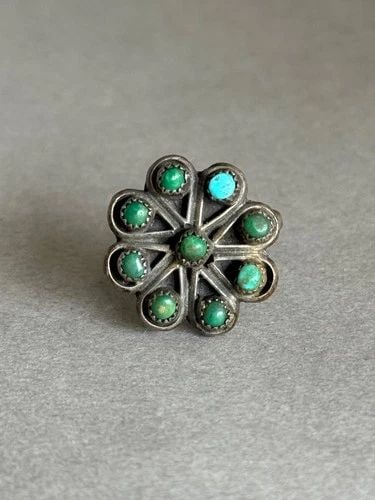 OLD PAWN ZUNI STERLING SILVER AND TURQUOISE RING SIZE 5 3/4: OLD PAWN ZUNI STERLING SILVER AND TURQUOISE RING SIZE 5 3/4 Old Pawn Zuni Sterling Silver and Turquoise Ring Size 5 3/4 ..3/4" Wide ..
