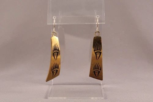 HOPI COPPER OR BRASS EARRINGS BEAR CLAW ..QUMAWUNU: HOPI COPPER OR BRASS EARRINGS BEAR CLAW ..QUMAWUNU Item Description: 2 1/4" length from top of ear wire to bottom .. P